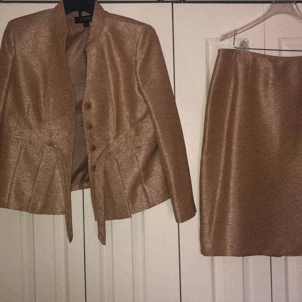 Woman’s suit